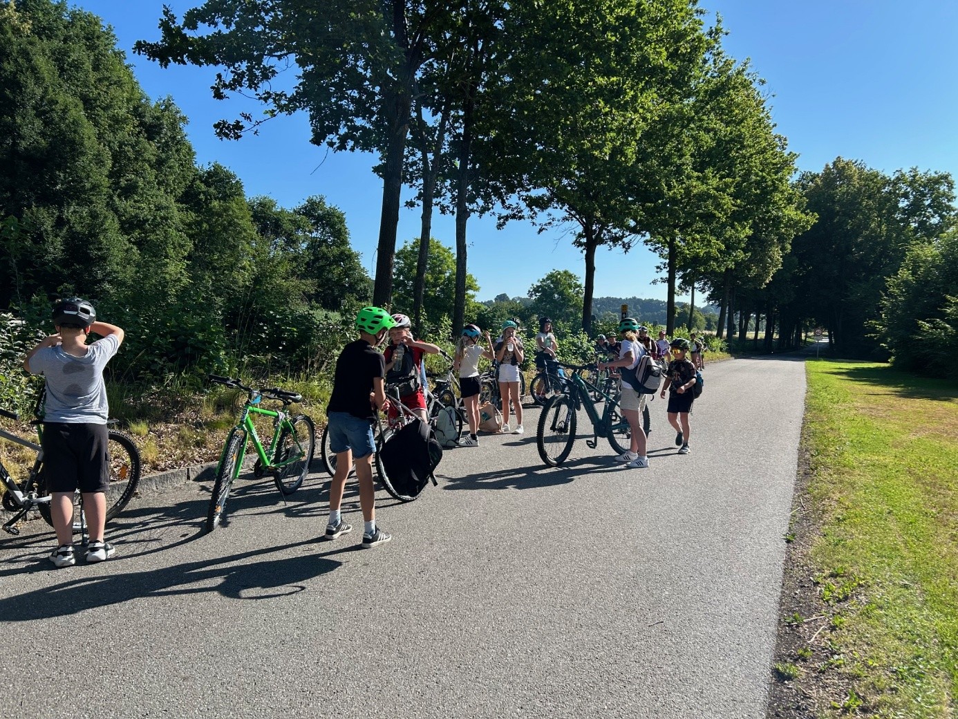 Radausflug der vierten Klasse zum Bewegungspark am Sportplatz Hebertsfelden